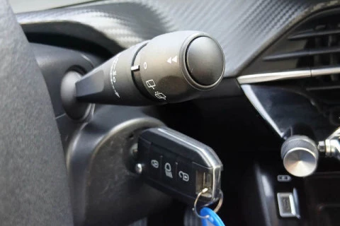 Peugeot 208 PureTech 100 Active 75 kW (100 CV)