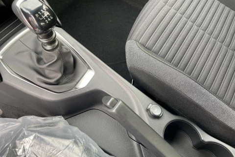 Peugeot 2008 Active Puretech 100 S&S 6 Vel. MAN