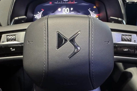 DS 7 PLUG-IN HYBRID AWD 300 ÉTOILE