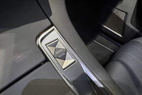 DS 7 PLUG-IN HYBRID AWD 300 ÉTOILE