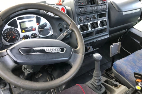 Iveco Eurocargo 180E28 + GANCHO PORTACONTENEDORES 10 TONELDAS