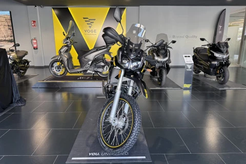 Voge 300 RALLY Negra