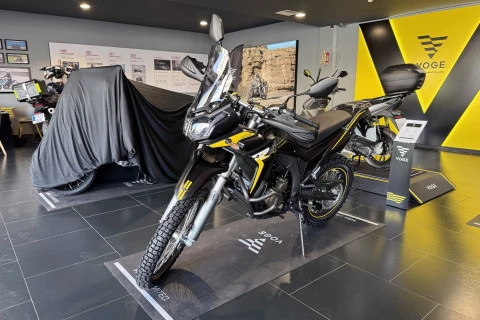 Voge 300 RALLY Negra