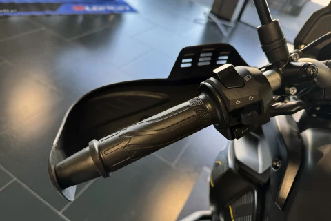 Voge 300 RALLY Negra