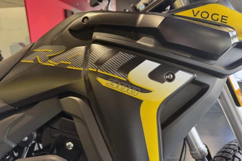 Voge 300 RALLY Negra