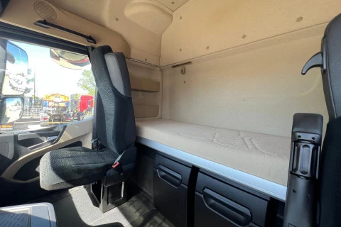 Mercedes-Benz Actros 1845 LS