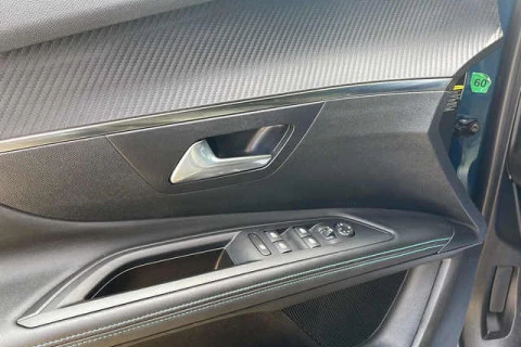 Peugeot 3008 PureTech 130 S&S Allure Pack 96 kW (130 CV)