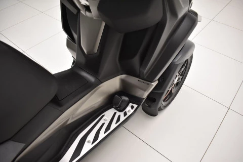 Piaggio MP3 Exclusive 530 grey
