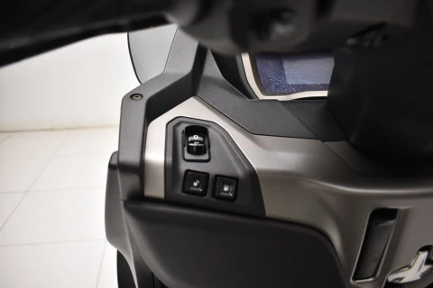 Piaggio MP3 Exclusive 530 grey