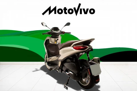Piaggio Beverly 300 HPE .