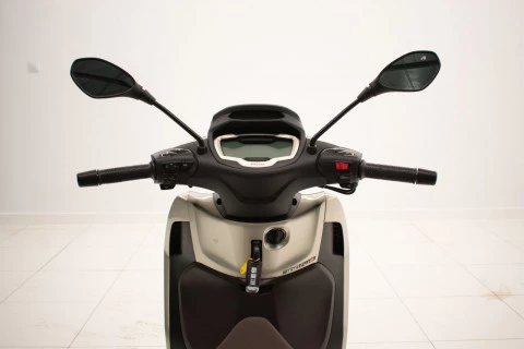 Piaggio Beverly 300 HPE .