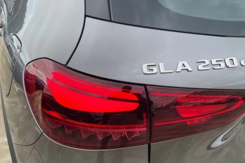 Mercedes-Benz GLA GLA 250 e con tecnología híbrida EQ