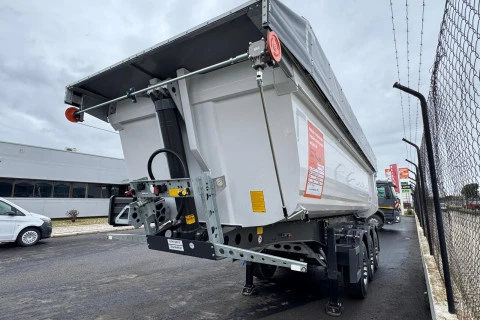 SchmitzCargobull Cargobull SKI 24 SL