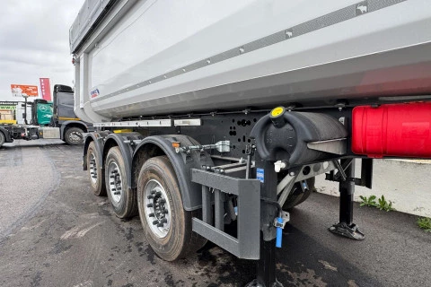 SchmitzCargobull Cargobull SKI 24 SL