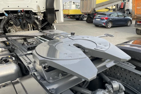 Mercedes-Benz Actros L 1863