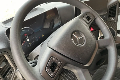 Mercedes-Benz Actros L 1863