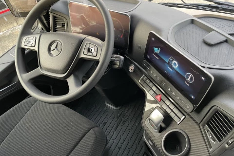 Mercedes-Benz Actros L 1863