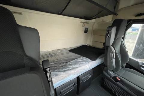 Mercedes-Benz Actros L 1863