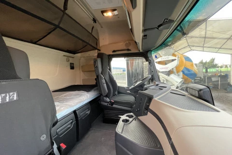 Mercedes-Benz Actros L 1863