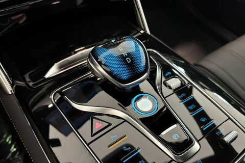 BYD TANG Flagship