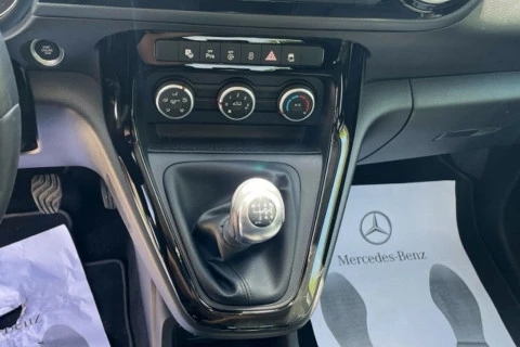 Mercedes-Benz Clase T 180 d