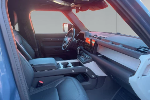 Land Rover Defender 110 3.0D I6 MHEV X-Dynamic SE 4WD AT 183 kW (249 CV)