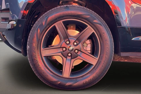 Land Rover Defender 110 3.0D I6 MHEV X-Dynamic SE 4WD AT 183 kW (249 CV)