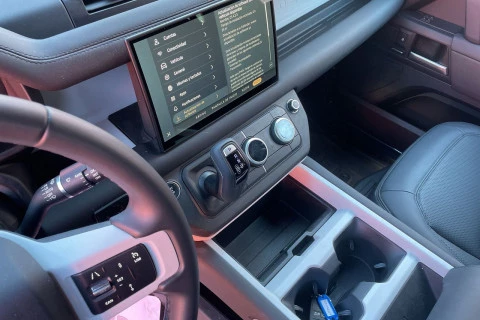 Land Rover Defender 110 3.0D I6 MHEV X-Dynamic SE 4WD AT 183 kW (249 CV)