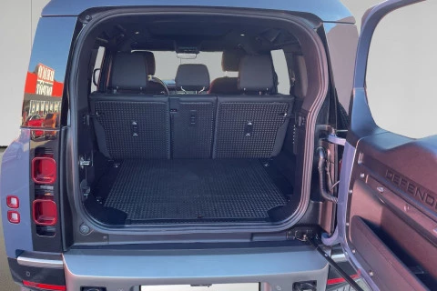 Land Rover Defender 110 3.0D I6 MHEV X-Dynamic SE 4WD AT 183 kW (249 CV)