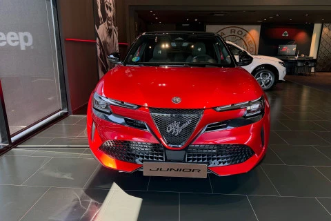 Alfa Romeo Junior Ibrida Sport Speciale 108kW (145CV)