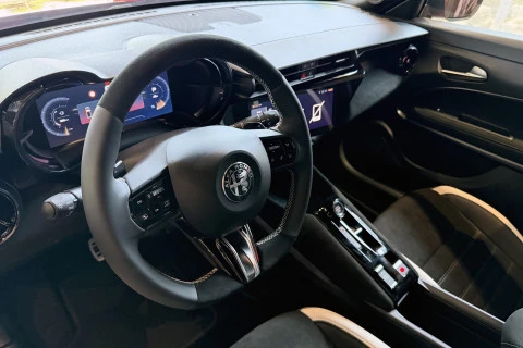 Alfa Romeo Junior Ibrida Sport Speciale 108kW (145CV)