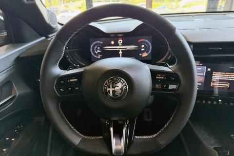 Alfa Romeo Junior Ibrida Sport Speciale 108kW (145CV)