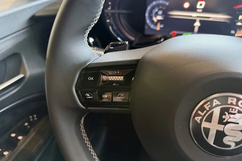 Alfa Romeo Junior Ibrida Sport Speciale 108kW (145CV)