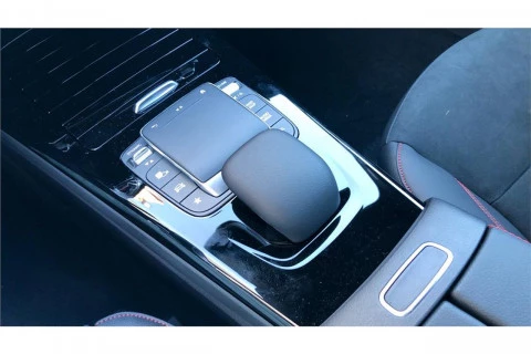 Mercedes-Benz Clase A Sedán A 180