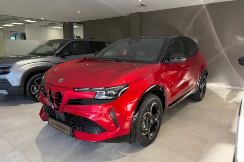 Alfa Romeo Junior Ibrida Intensa 108kW (145CV)