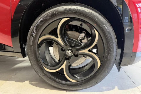Alfa Romeo Junior Ibrida Intensa 108kW (145CV)