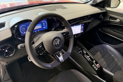 Alfa Romeo Junior Ibrida Intensa 108kW (145CV)