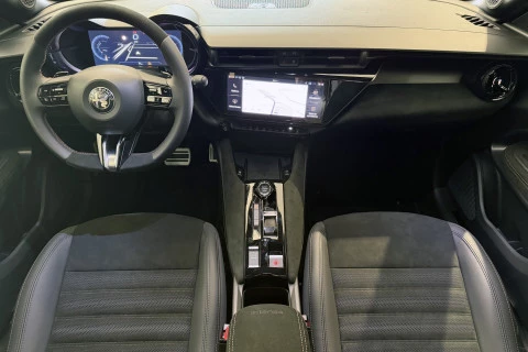 Alfa Romeo Junior Ibrida Intensa 108kW (145CV)