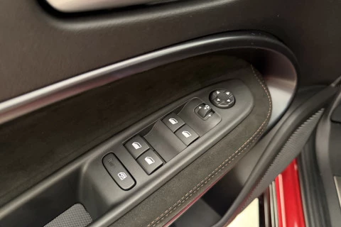 Alfa Romeo Junior Ibrida Intensa 108kW (145CV)