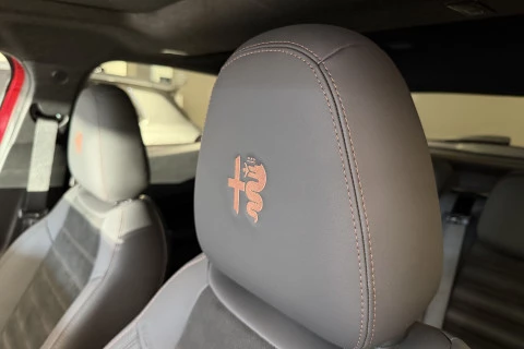Alfa Romeo Junior Ibrida Intensa 108kW (145CV)