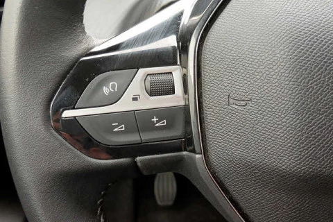 Peugeot 208 PureTech 100 Style 75 kW (100 CV)