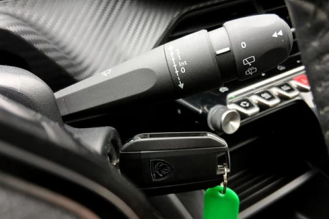 Peugeot 208 PureTech 100 Style 75 kW (100 CV)