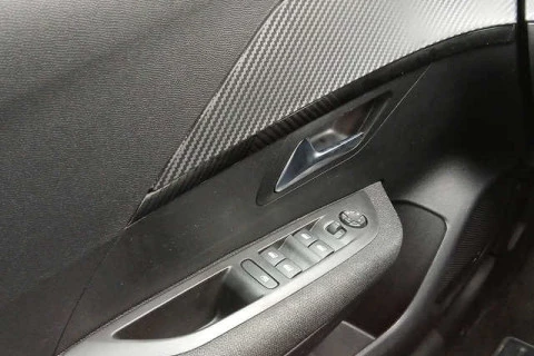 Peugeot 208 PureTech 100 Style 75 kW (100 CV)