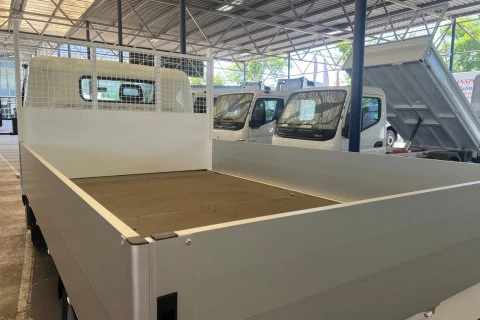 Mitsubishi Fuso Canter 3C13 