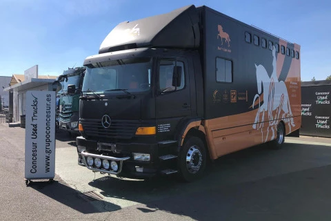 Mercedes-Benz Axor 1823 L TRANSPORTE DE CABALLOS