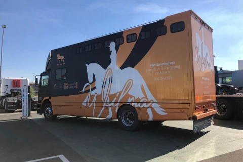 Mercedes-Benz Axor 1823 L TRANSPORTE DE CABALLOS