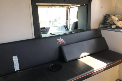 Mercedes-Benz Axor 1823 L TRANSPORTE DE CABALLOS