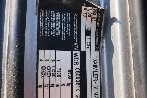 Mercedes-Benz Axor 1823 L TRANSPORTE DE CABALLOS