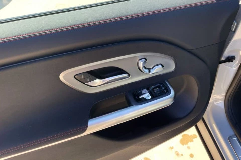 Mercedes-Benz GLB GLB 200