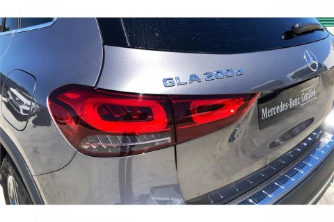 Mercedes-Benz GLA GLA 200 D